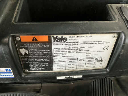 Chariots électriques à 4 roues 2017  Yale ERP25VL E2145 (11)