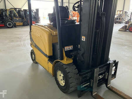 Chariots électriques à 4 roues 2017  Yale ERP25VL E2145 (7)
