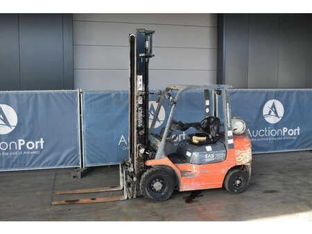 LPG Forklifts 2011  Toyota 42-7FGF25 (1)