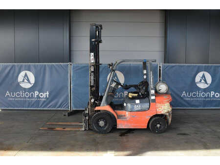 LPG Forklifts 2011  Toyota 42-7FGF25 (2)