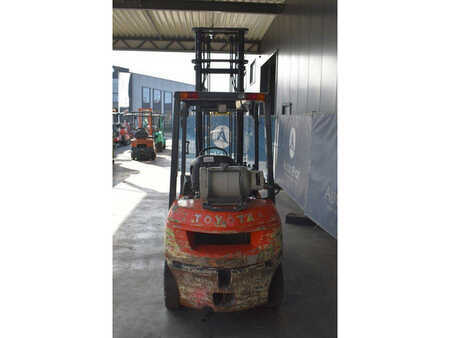 LPG Forklifts 2011  Toyota 42-7FGF25 (4)