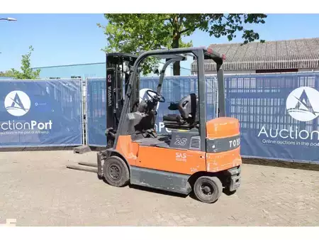Elektro čtyřkolový VZV 2005  Toyota 7FBMF25 (3)