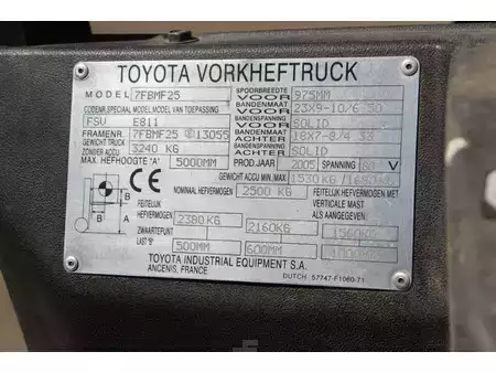 Elektro čtyřkolový VZV 2005  Toyota 7FBMF25 (30)