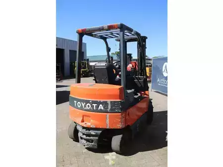 Elektro čtyřkolový VZV 2005  Toyota 7FBMF25 (6)