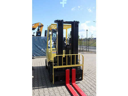 Chariots élévateurs diesel 2023  Hyster H2.5UT (6)