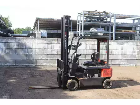 Elektryczne 4-kołowe - EP Equipment  (1)