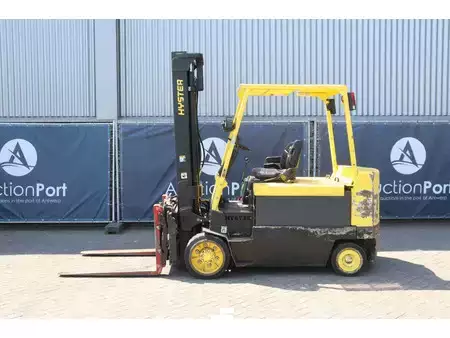 Chariots électriques à 4 roues 2002  Hyster E5.50XL (2)