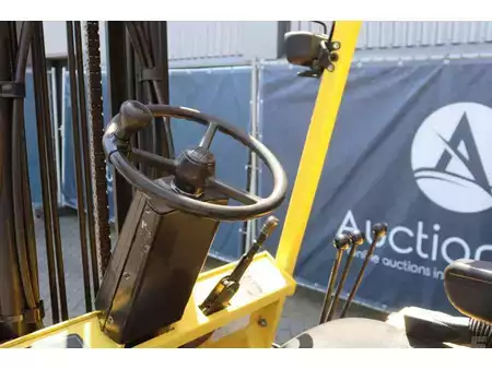 Chariots électriques à 4 roues 2002  Hyster E5.50XL (21)