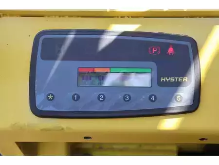 Chariots électriques à 4 roues 2002  Hyster E5.50XL (26)