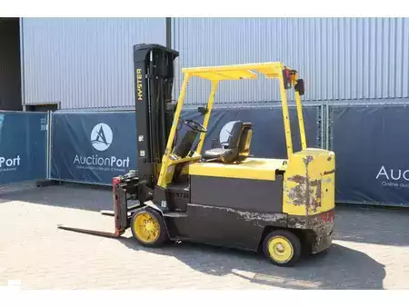 Chariots électriques à 4 roues 2002  Hyster E5.50XL (3)