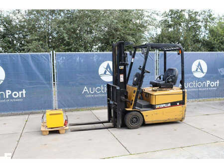 4-wiel elektrische heftrucks 2003  CAT Lift Trucks EP16KT (1)