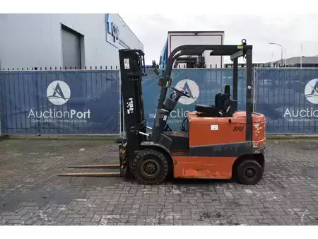 Empilhador diesel 2005  Tailift FB25 (2)