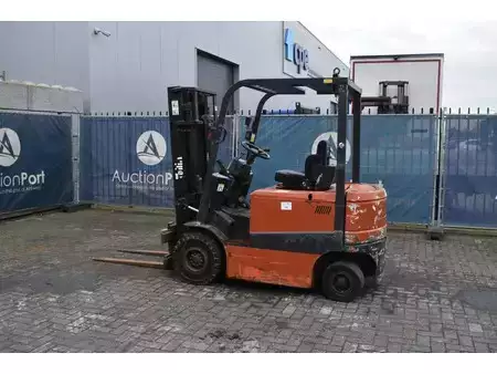 Empilhador diesel 2005  Tailift FB25 (3)