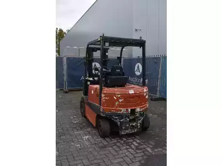 Empilhador diesel 2005  Tailift FB25 (4)