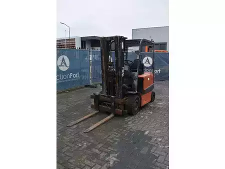 Empilhador diesel 2005  Tailift FB25 (9)