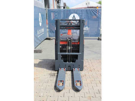 Stapelaars 2023  Linde D14AP (7)