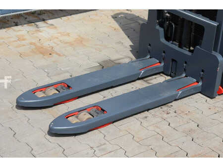 Stapelaars 2023  Linde D14AP (9)