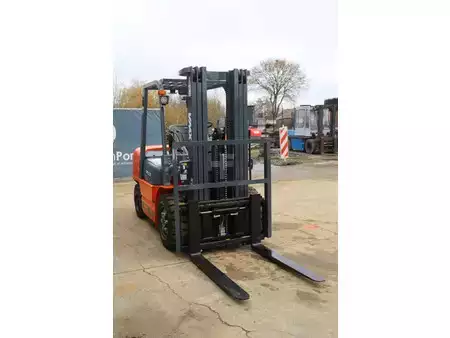 Diesel gaffeltruck - Vmax CPCD30 (7)