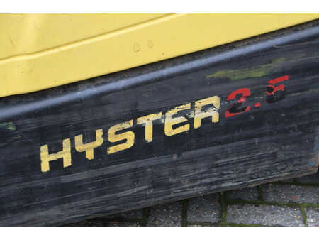 Carrelli elettrici 4 ruote 2017  Hyster J2.5XN (15)