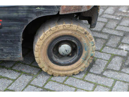 Carrelli elettrici 4 ruote 2017  Hyster J2.5XN (16)