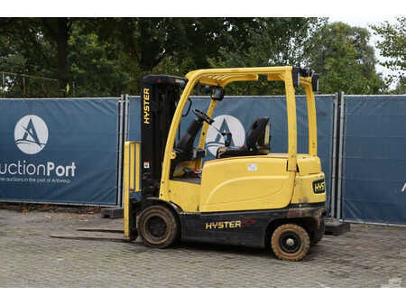 Carrelli elettrici 4 ruote 2017  Hyster J2.5XN (3)