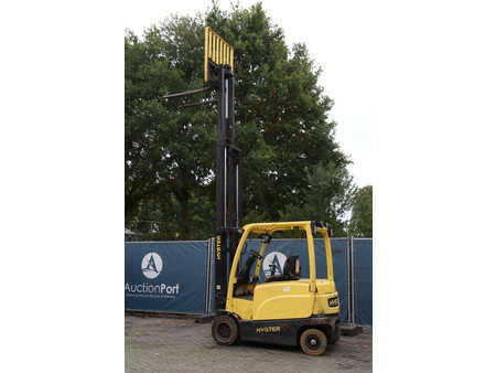 Carrelli elettrici 4 ruote 2017  Hyster J2.5XN (35)