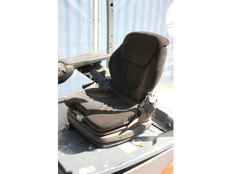 Elektro čtyřkolový VZV 2018  Toyota 8FBEK16T (25)