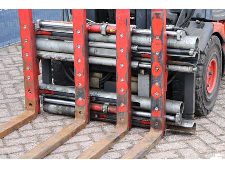 Chariots électriques à 4 roues 2011  Linde E25-02 (12)