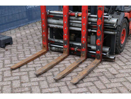 Chariots électriques à 4 roues 2011  Linde E25-02 (13)