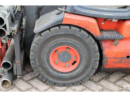 Chariots électriques à 4 roues 2011  Linde E25-02 (15)