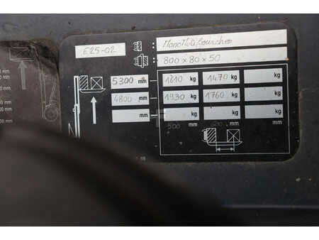 Chariots électriques à 4 roues 2011  Linde E25-02 (24)