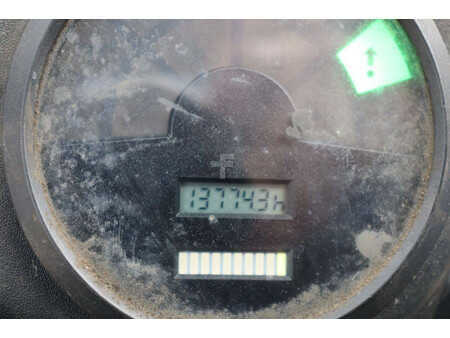 Chariots électriques à 4 roues 2011  Linde E25-02 (27)