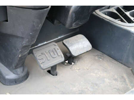 Chariots électriques à 4 roues 2011  Linde E25-02 (28)