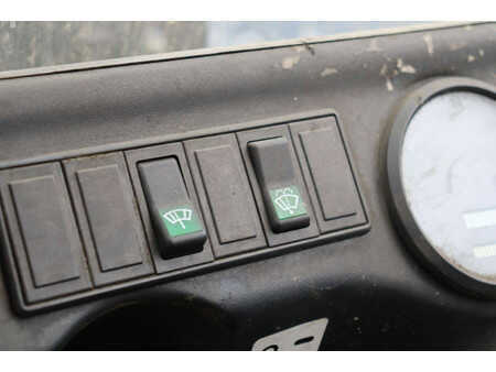 Chariots électriques à 4 roues 2011  Linde E25-02 (32)