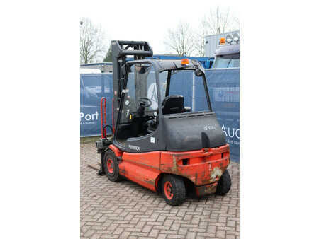 Chariots électriques à 4 roues 2011  Linde E25-02 (4)