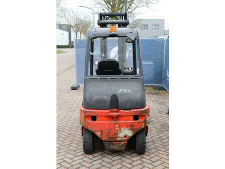 Chariots électriques à 4 roues 2011  Linde E25-02 (5)