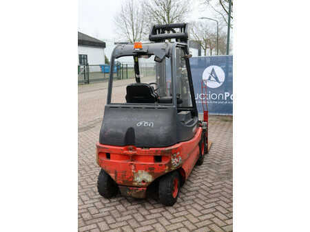 Chariots électriques à 4 roues 2011  Linde E25-02 (6)