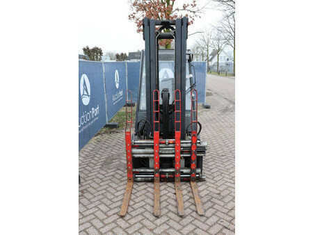 Chariots électriques à 4 roues 2011  Linde E25-02 (8)