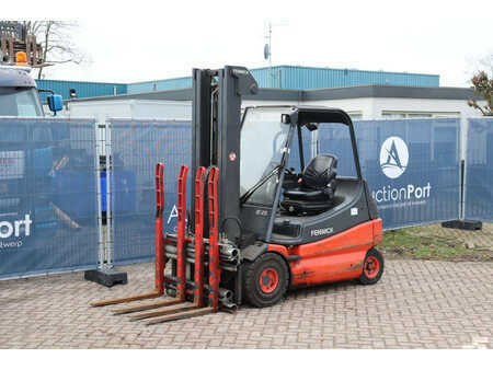 Chariots électriques à 4 roues 2011  Linde E25-02 (9)
