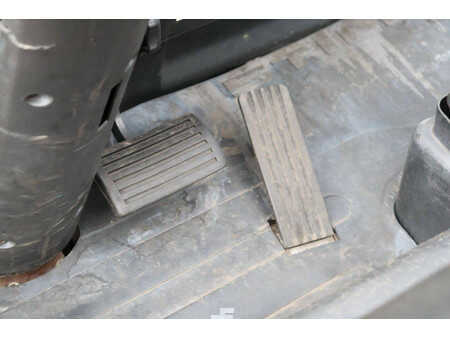 Carrelli elettrici 4 ruote 1998  Still R60-35 (19)
