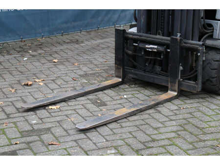 Chariots électriques à 4 roues 2012  Still RX60-20 (10)