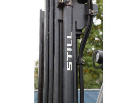 Chariots électriques à 4 roues 2012  Still RX60-20 (12)