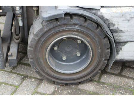 Chariots électriques à 4 roues 2012  Still RX60-20 (15)