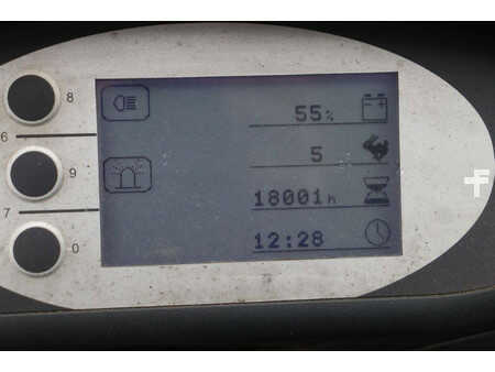 Chariots électriques à 4 roues 2012  Still RX60-20 (29)