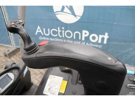 Chariots électriques à 4 roues 2012  Still RX60-20 (30)