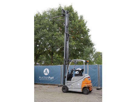 Chariots électriques à 4 roues 2012  Still RX60-20 (37)