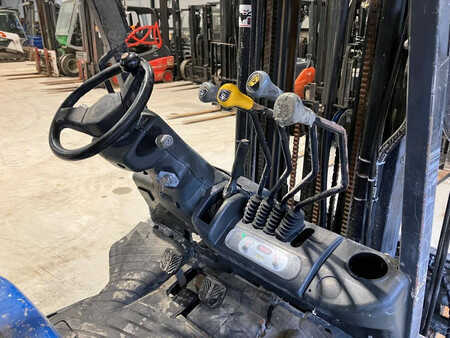 Carrelli elevatori diesel 2011  TCM FHD15T3 (12)