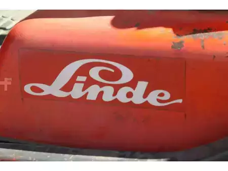 Terrenggående gaffeltruck 1990  Linde H20D (17)