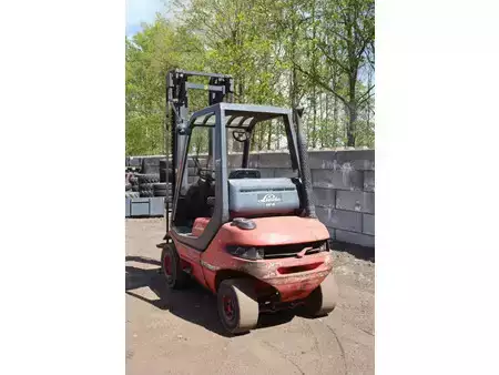 Terrenggående gaffeltruck 1990  Linde H20D (4)