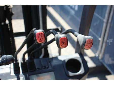 Empilhador a gás 2016  Manitou MI18G (29)